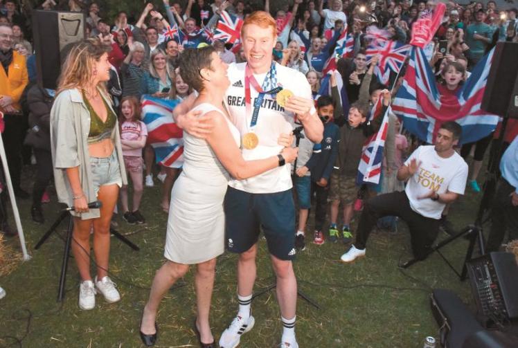 A hero's return for Maidenhead's double Olympic champion Tom Dean