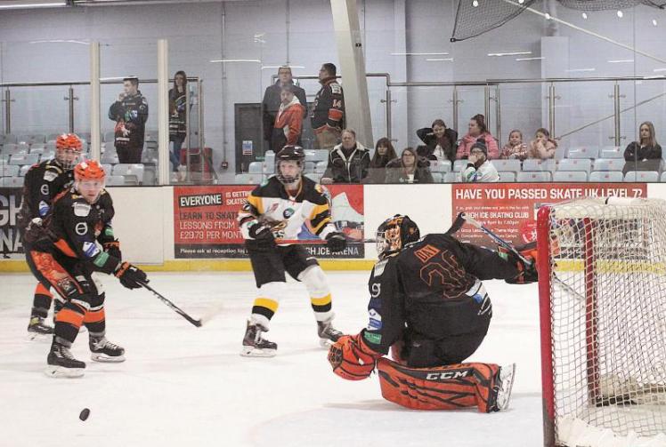 Bees welcome Leeds Knights to the Slough Ice Arena