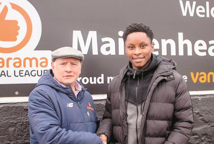 Maidenhead United sign forward Shawn McCoulsky on short-term deal