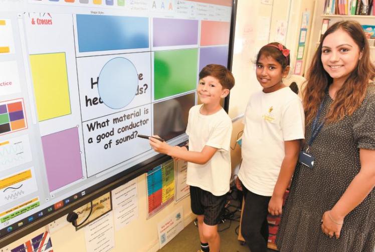 Leading manufacturer donates state-of-the-art screens to Slough primary school