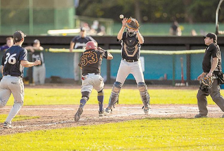 London Mets strike gold at the BBF Summer Cup at Farnham Park