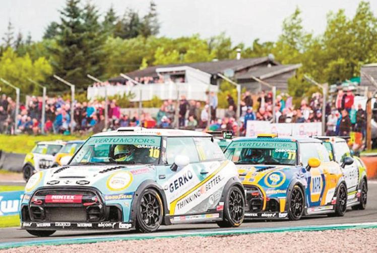 Bradley Gravett gains ground with battling Knockhill performance