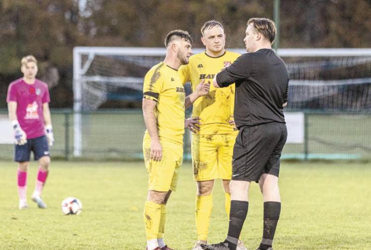 Mealing's hat-trick helps Heathens emerge victorious in top-of-the-table clash