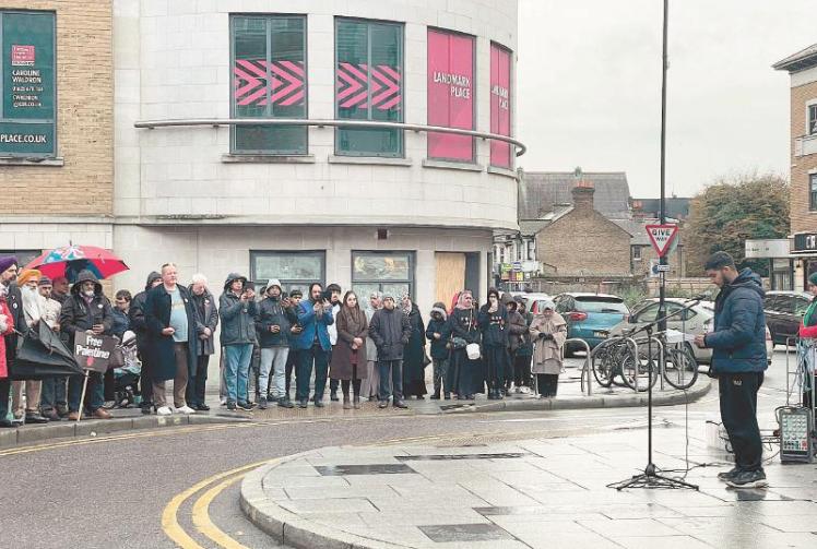 Vigil held in Slough High Street on Sunday for lives lost in Israel-Gaza conflict