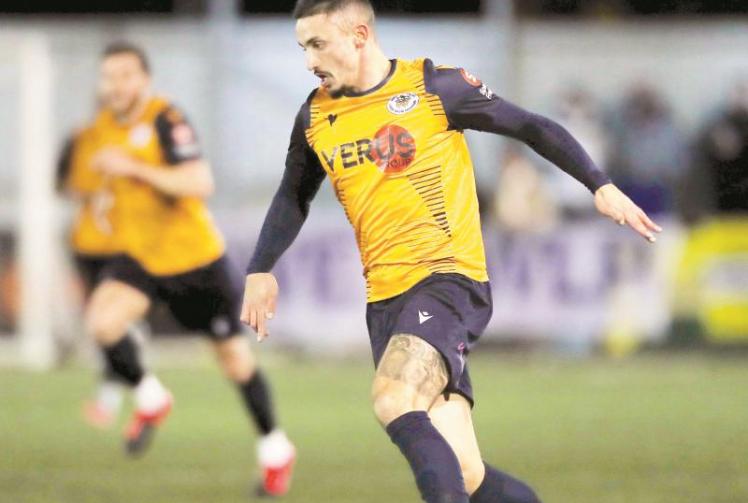 Slough Town stretch unbeaten home run to 14 matches with professional win over Taunton