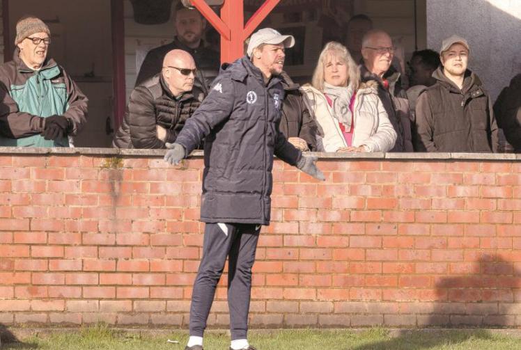  Young Royals edge Burnham in Berks & Bucks Senior Cup quarter final 