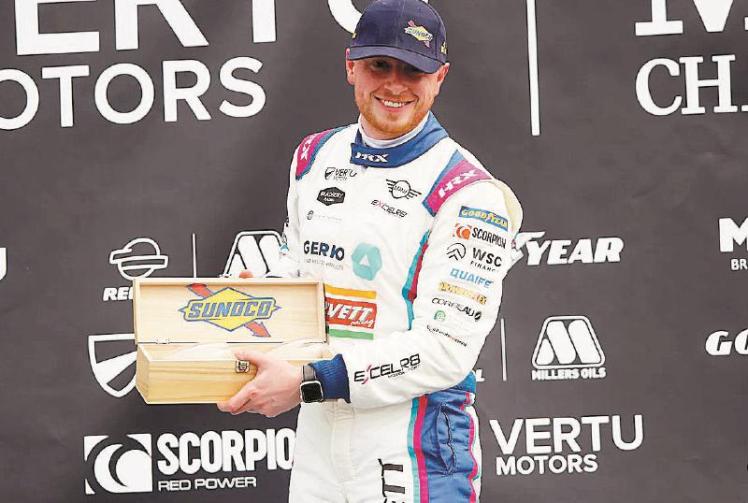 Gravett shows impressive pace in challenging circumstances at Donington Park