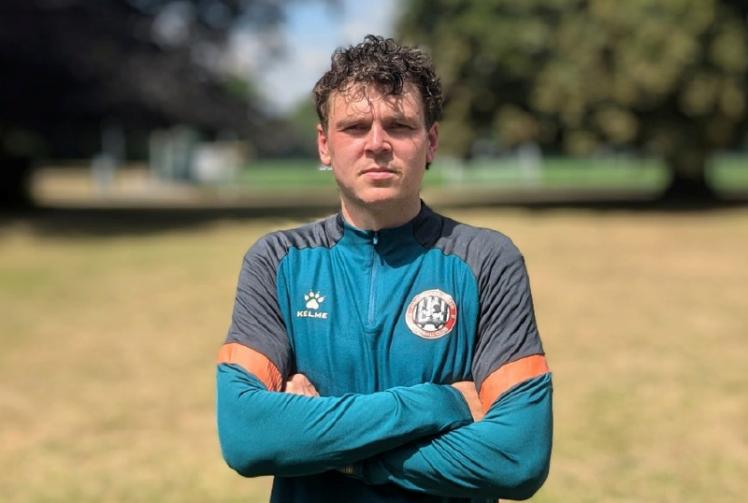 Ex-Dagger Matt Robinson becomes Maidenhead United's seventh signing of the summer