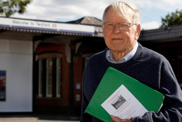 Petition calls for solution to fix 'nightmare' parking issue at Twyford Railway Station
