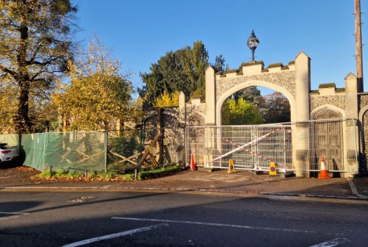Steering fails as car crashes into gates of listed gardens