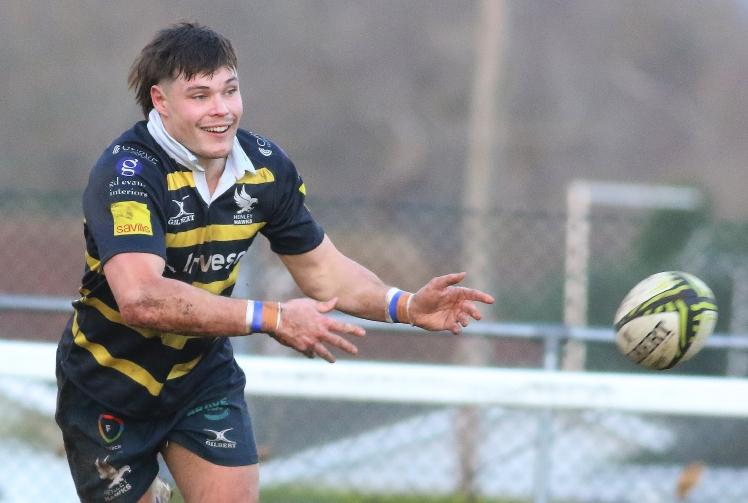 Hawks go down fighting against league leaders