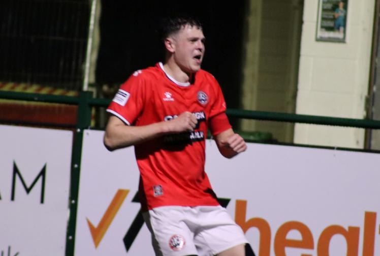 Maidenhead United leave it late as Robinson downs Tonbridge in injury time