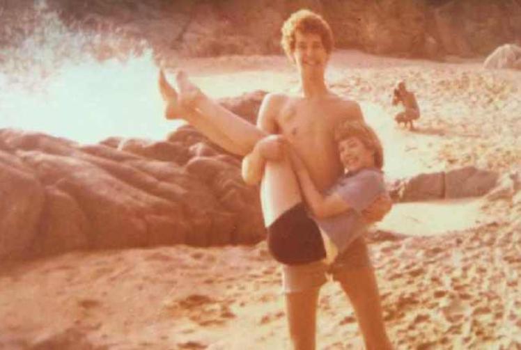 Plaque reinstated at pub in memory of bike fanatic