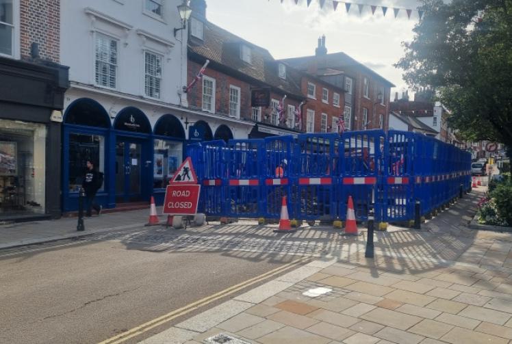 Emergency sewer repairs shuts town centre street