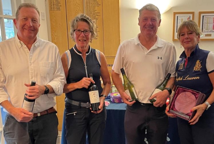 Golfers hit £3,000 for disabled centre