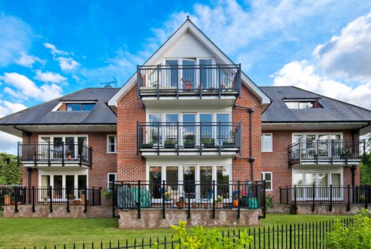 Riverside rooms with views