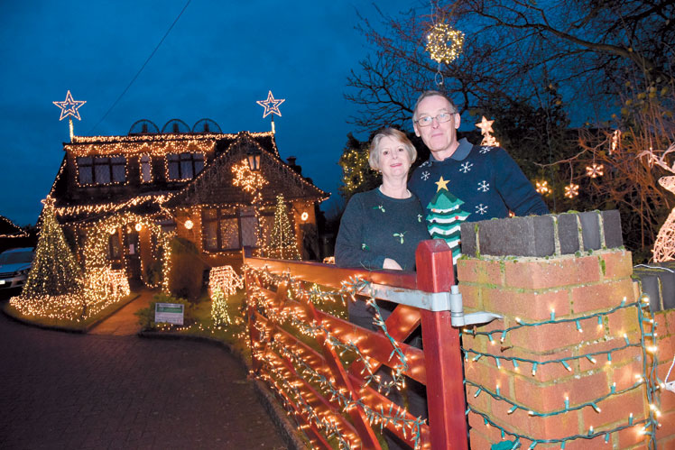 Adress To Reynolds Farm With Christmas Lights 2022 Marlow Area: Shepherd Family Lights Shine In Marlow Bottom For Mental  Health - Photo 1 Of 1 - Maidenhead Advertiser